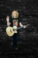 HVĚZDNÝ HOST ROCK RADIA: MÁRDI